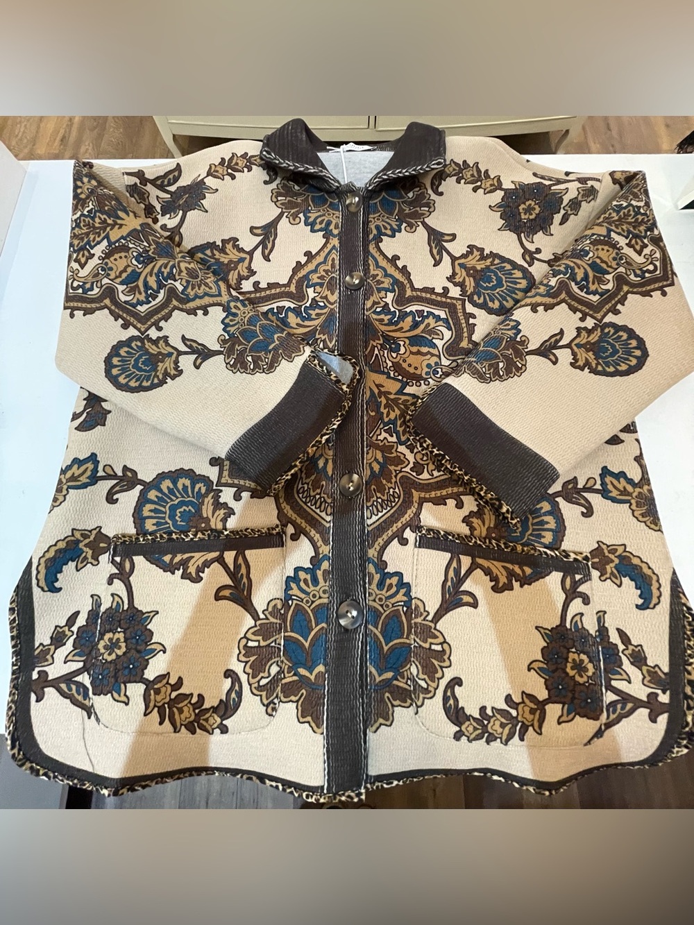 Women's Beige Floral Jacquard Zip-Front Jacket